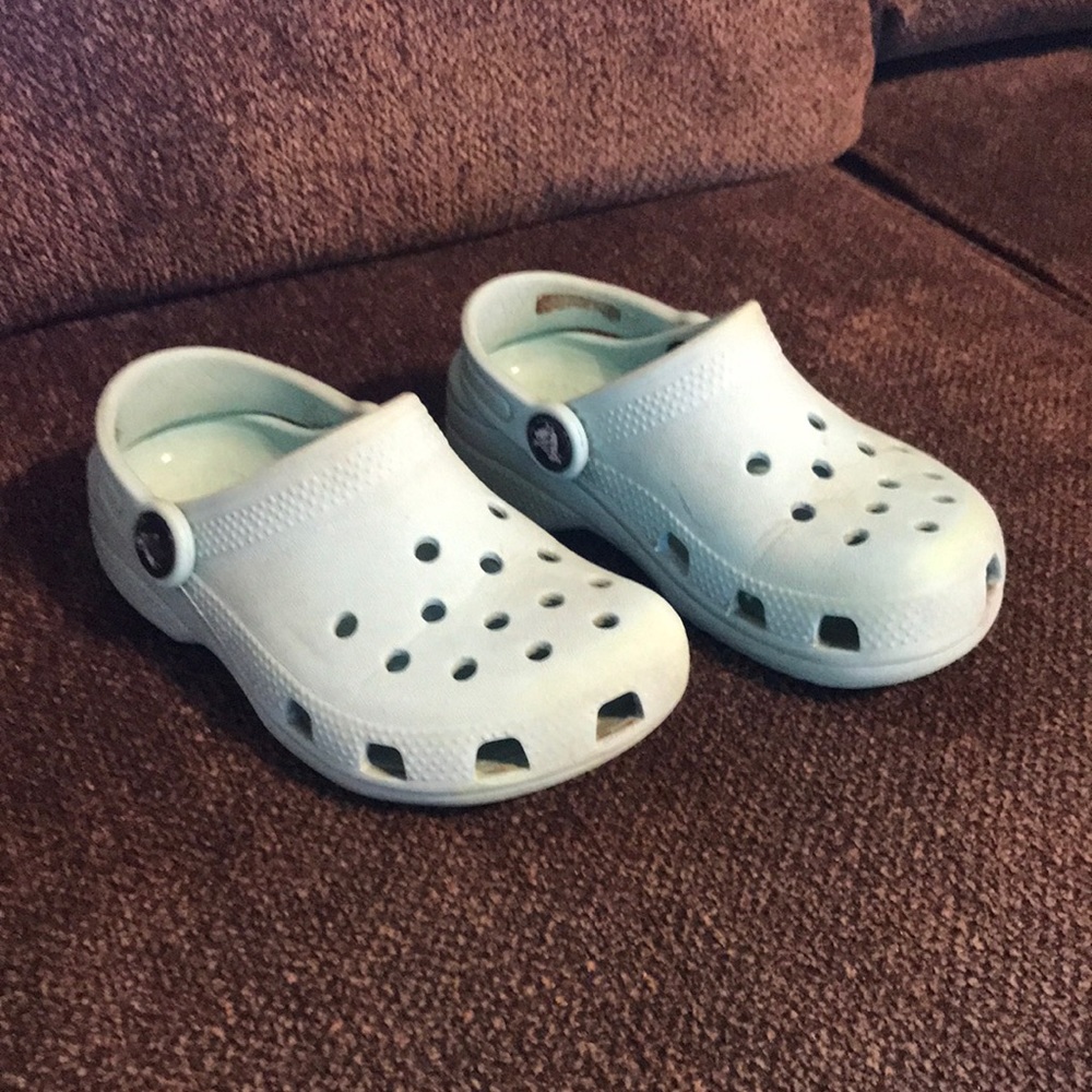 Girls crocs